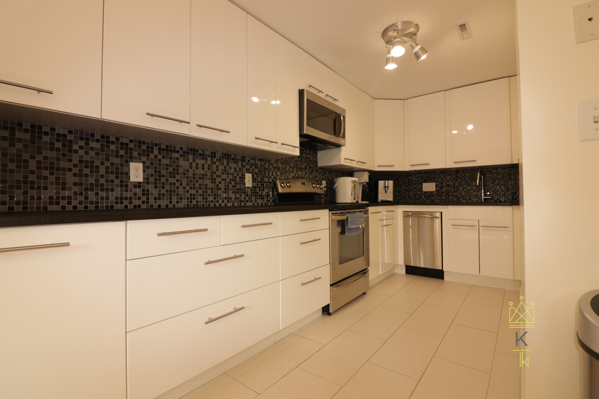 103 Beaconsfield, Washington Square