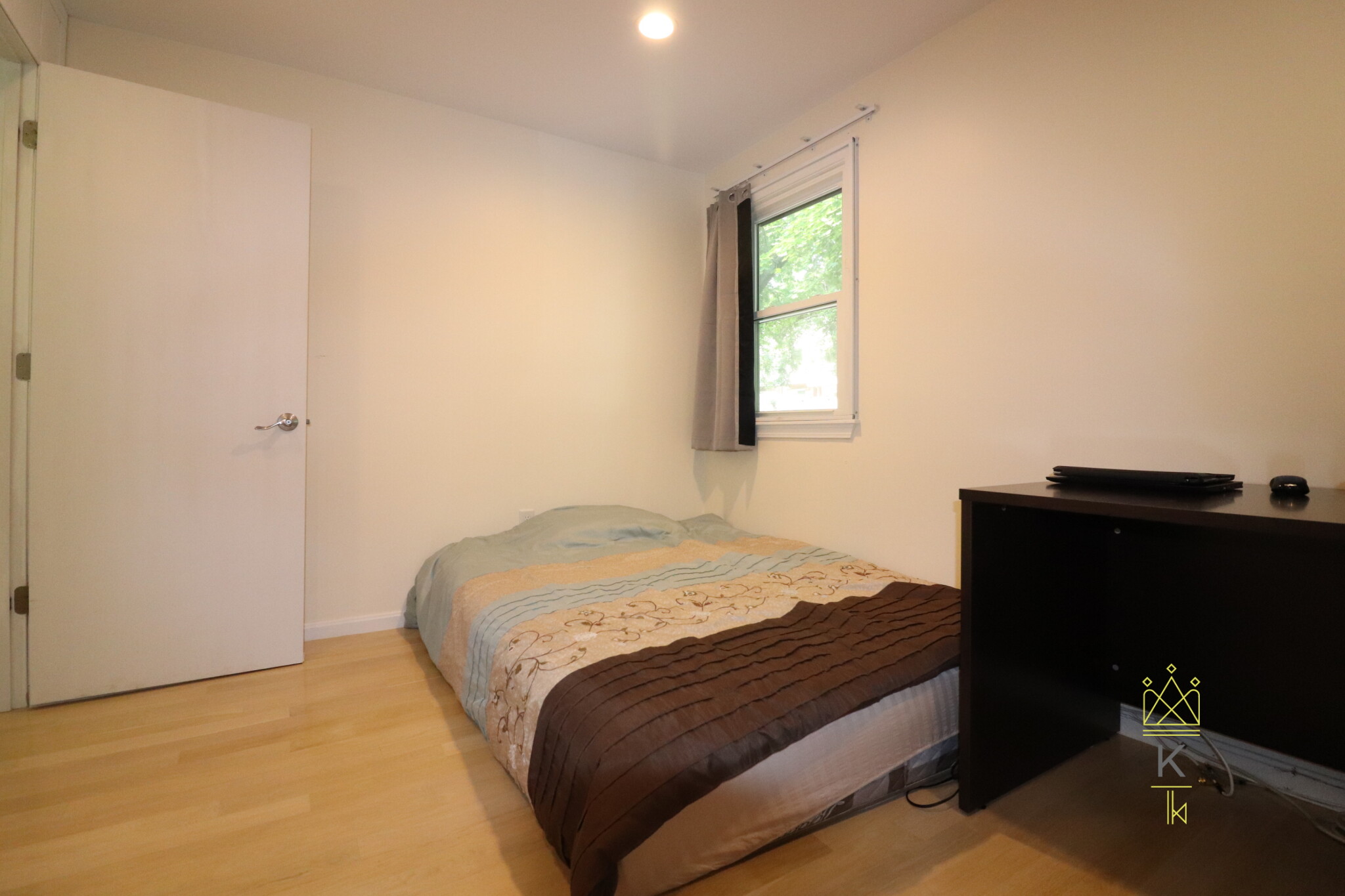 103 Beaconsfield, Washington Square