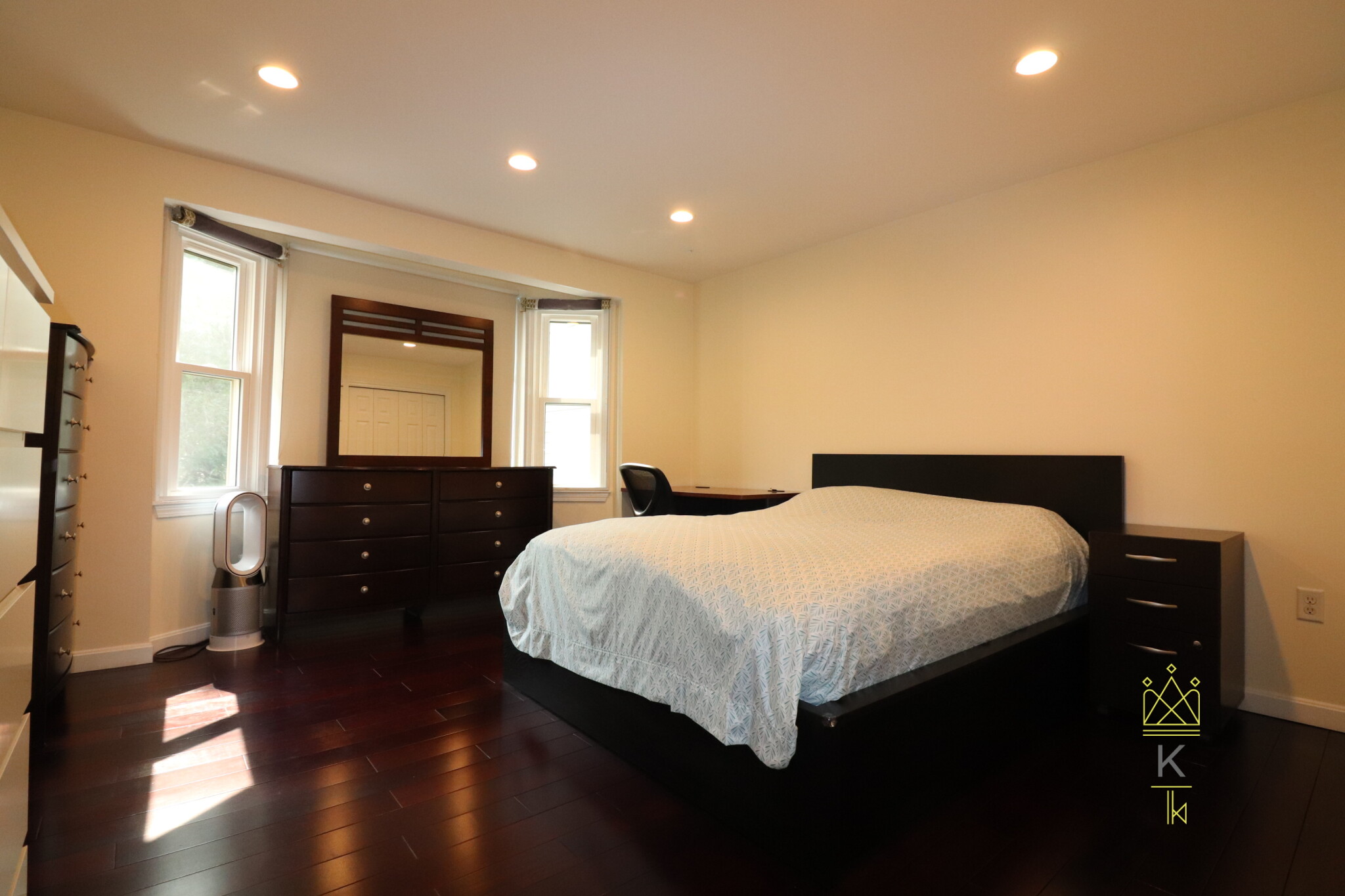 103 Beaconsfield, Washington Square