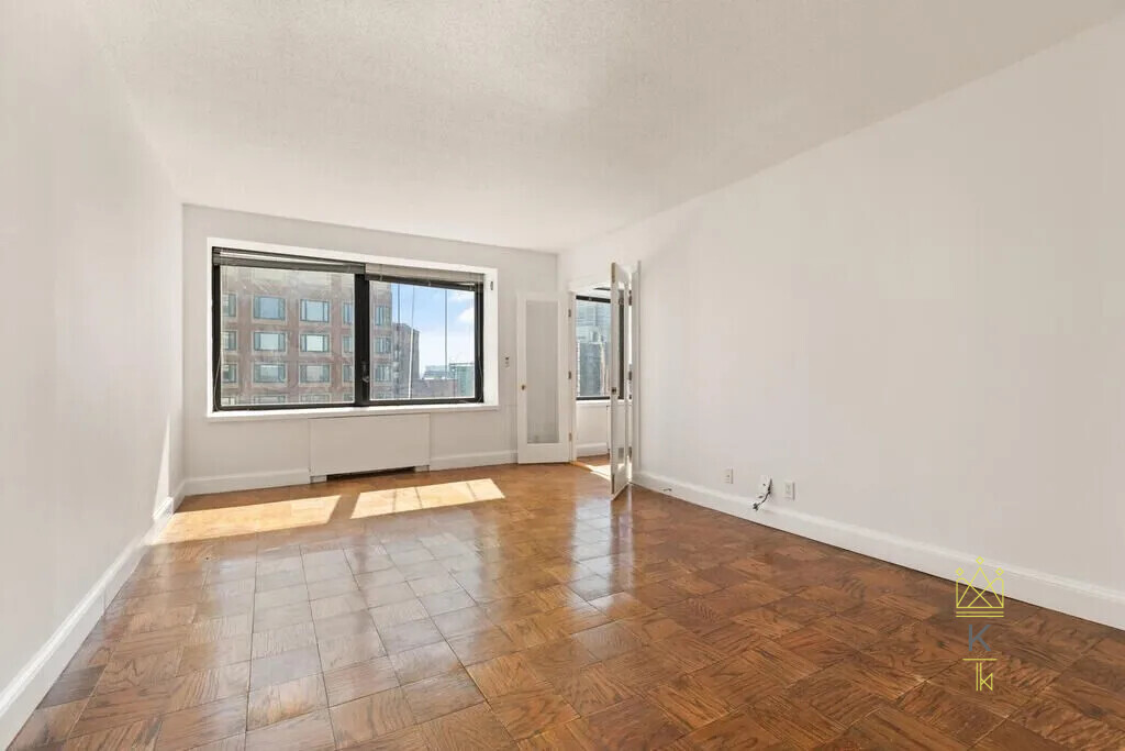 65 East India Row   Tower 2, Waterfront