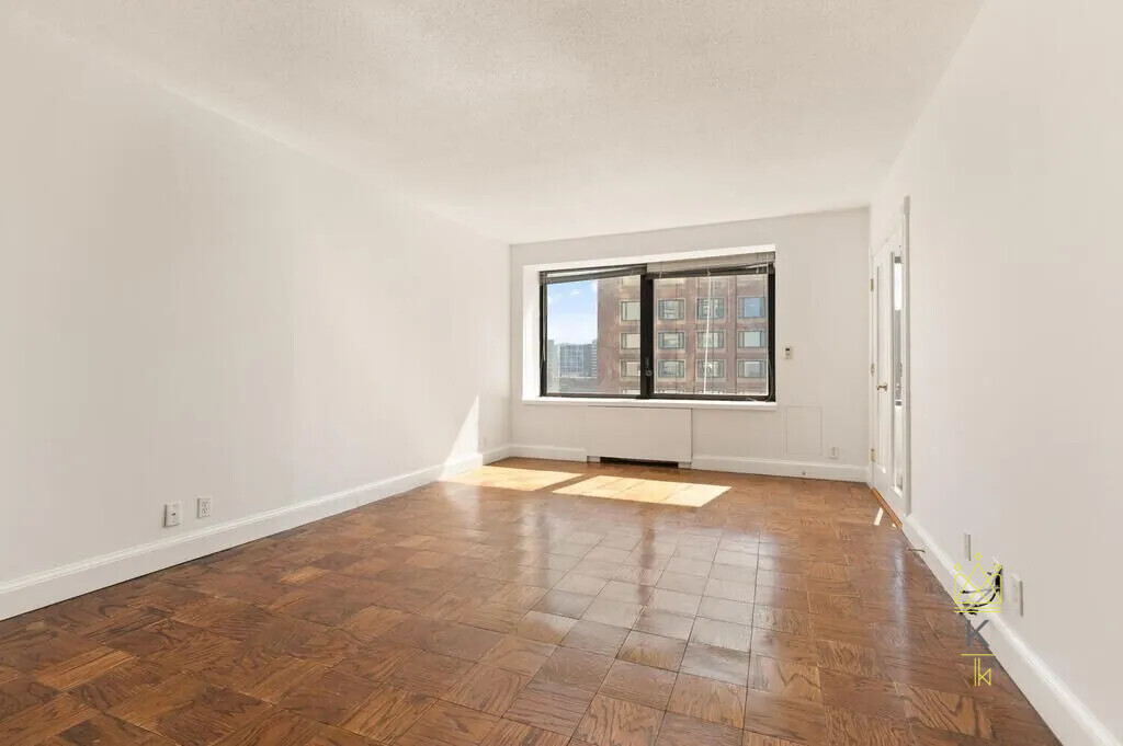 65 East India Row   Tower 2, Waterfront