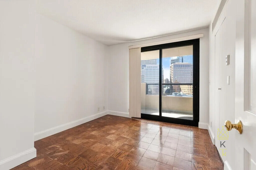 65 East India Row   Tower 2, Waterfront