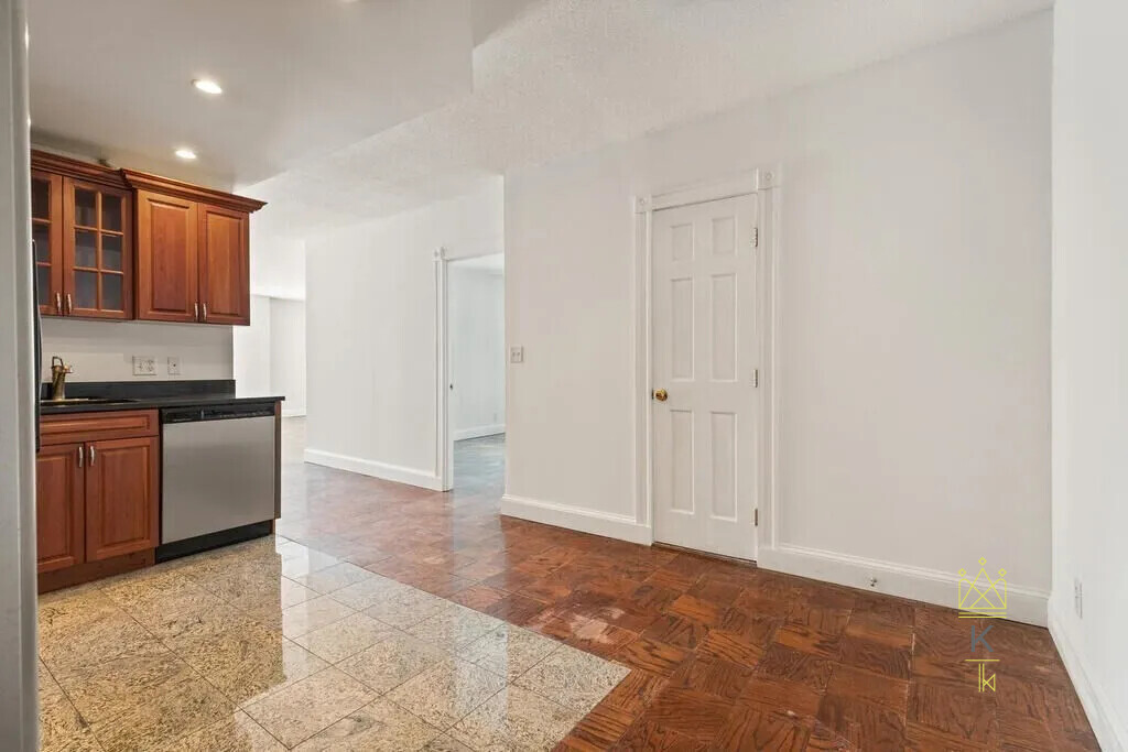 65 East India Row   Tower 2, Waterfront