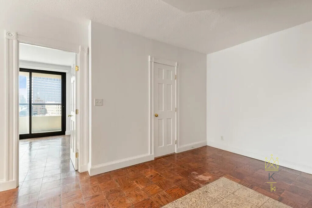 65 East India Row   Tower 2, Waterfront