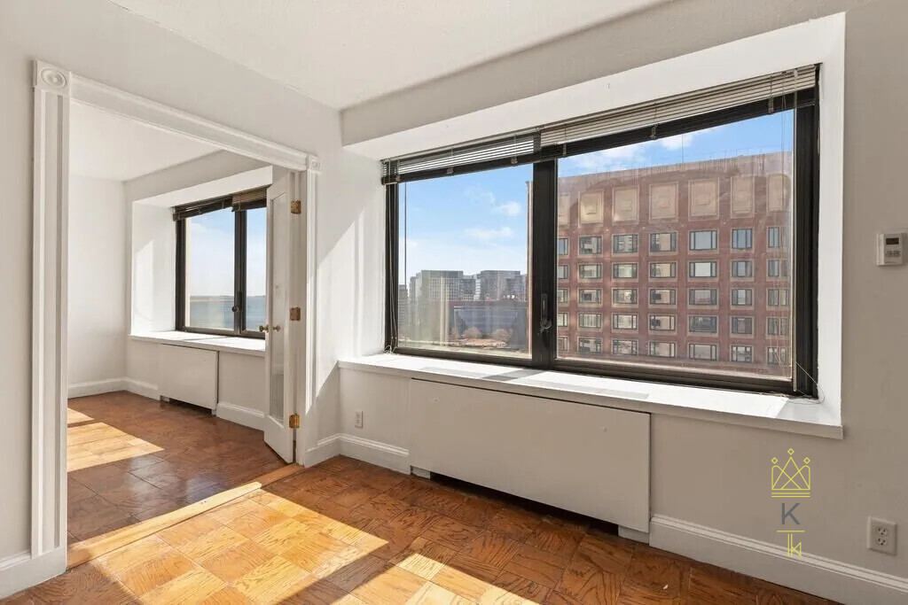 65 East India Row   Tower 2, Waterfront