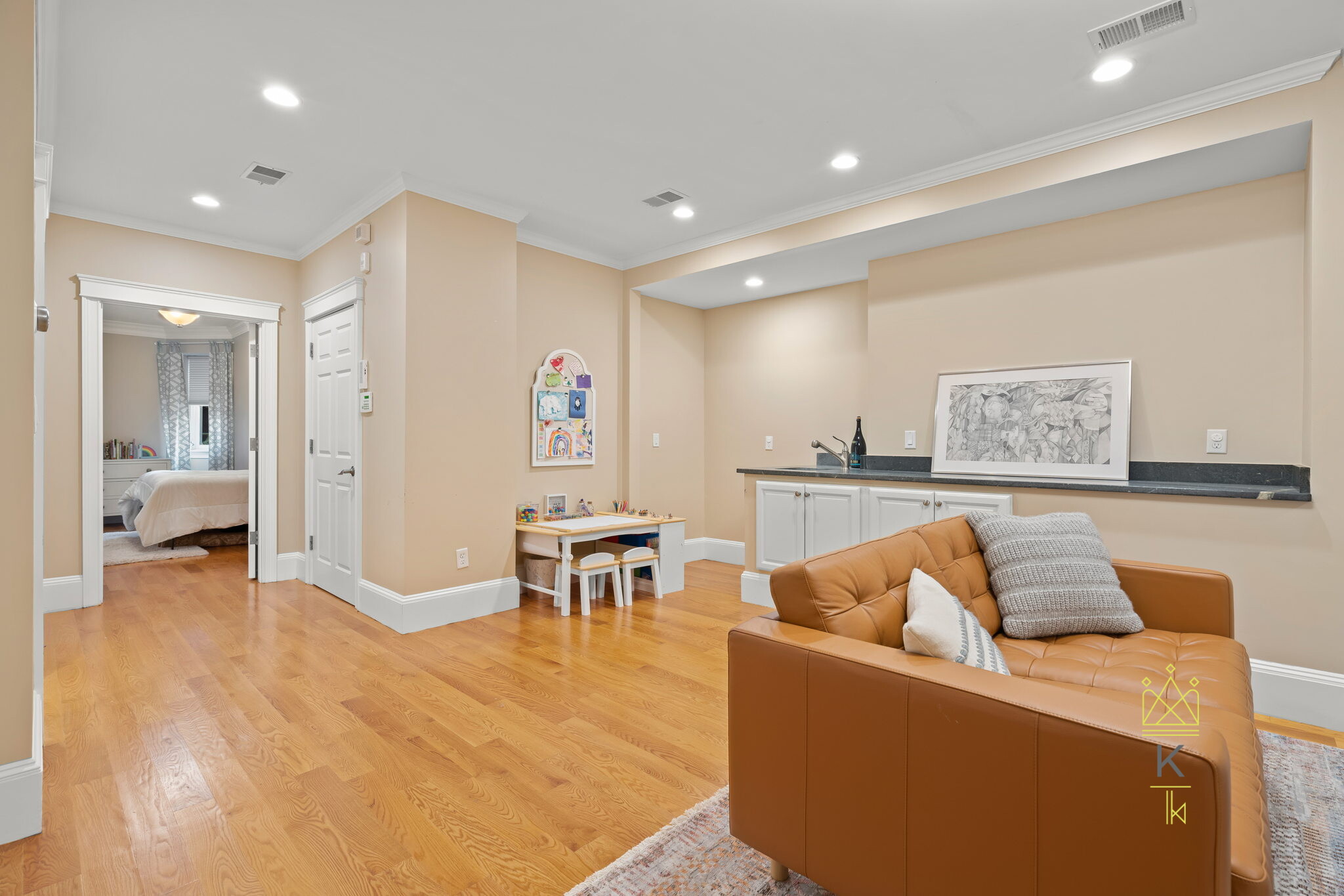 322 Tappan St, Washington Square