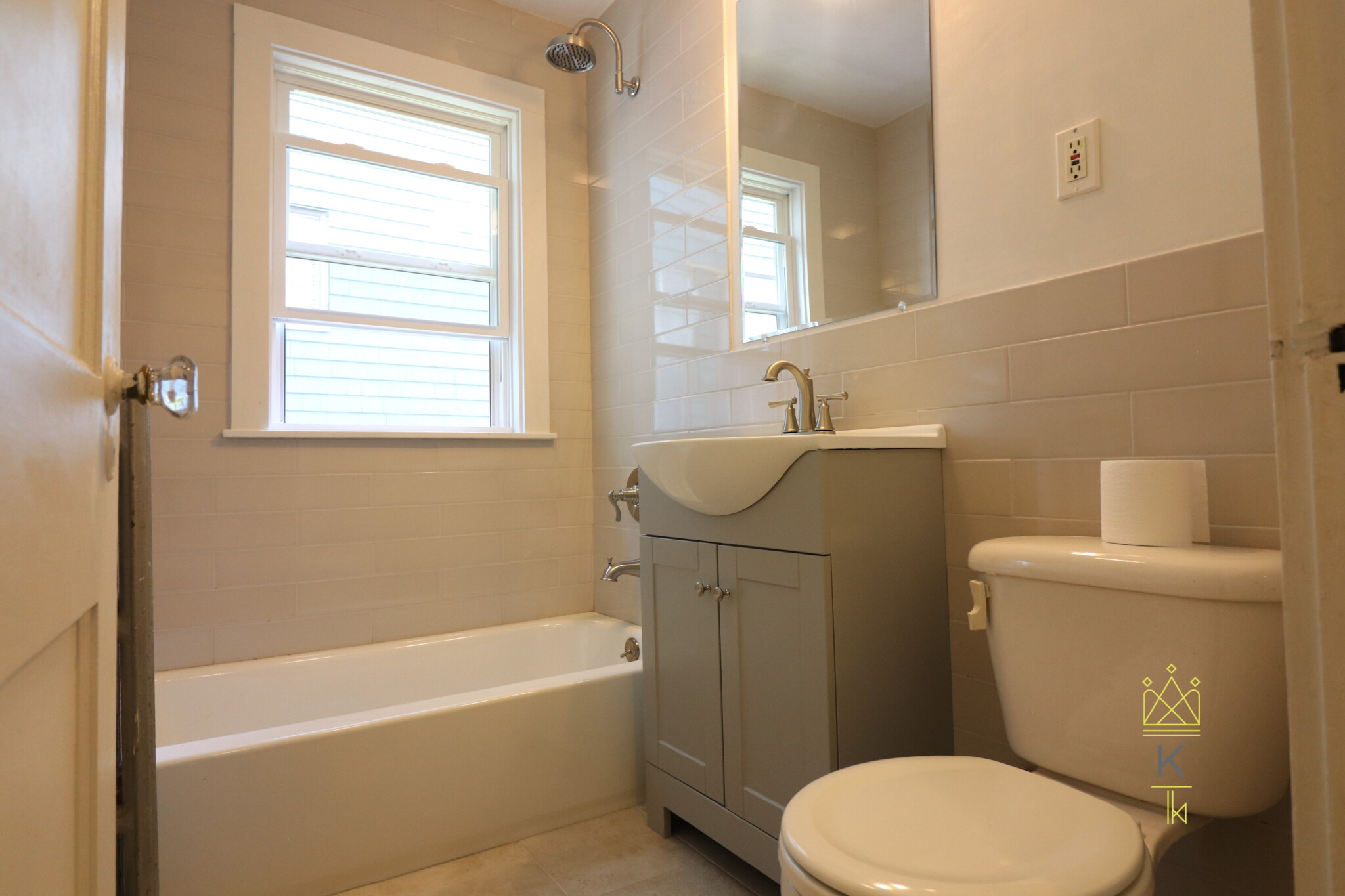 209 Aspinwall Ave, Longwood