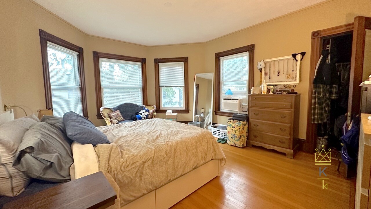 500 Centre St, Newton Corner