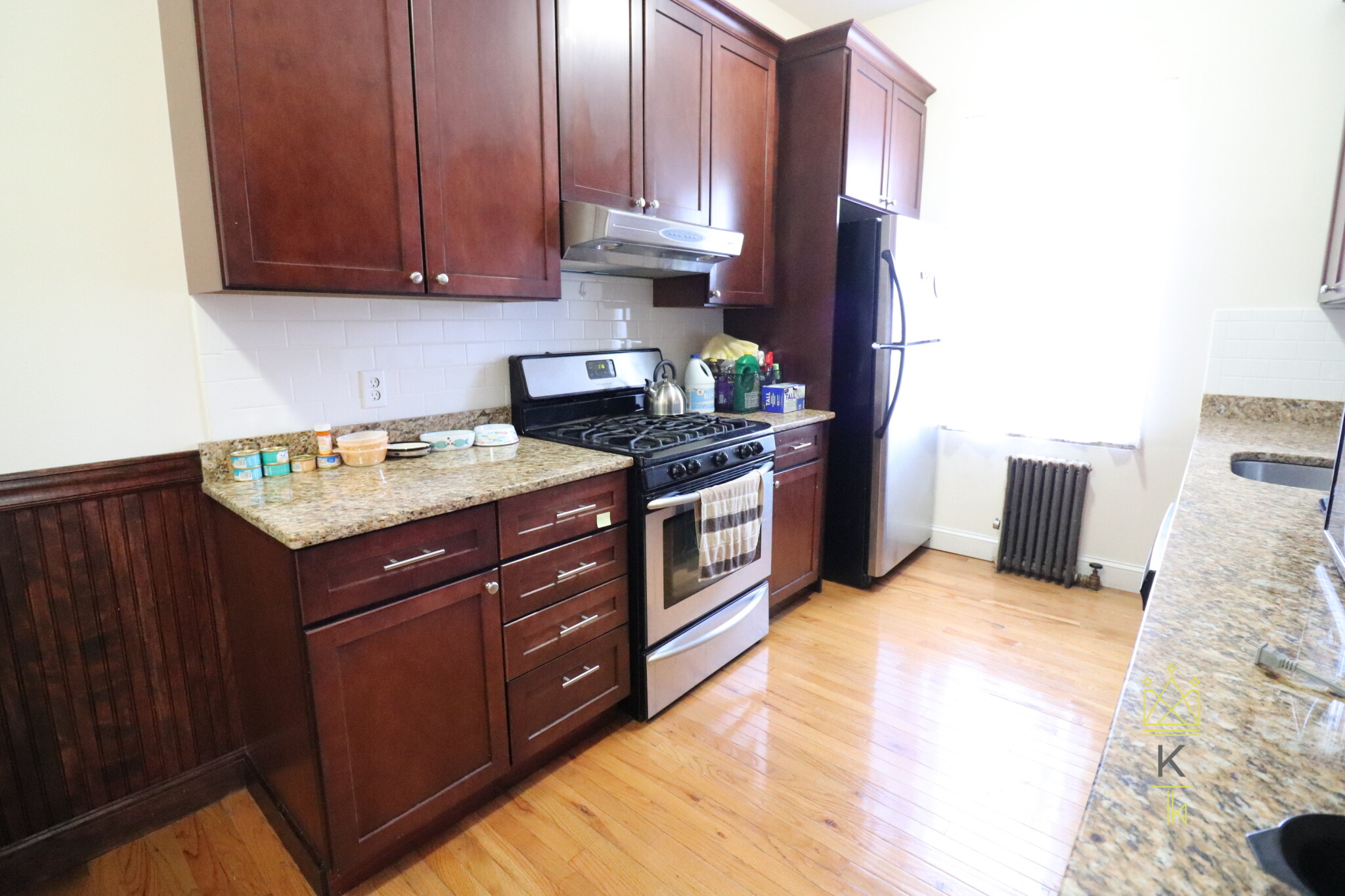 1569 Beacon St, Washington Square