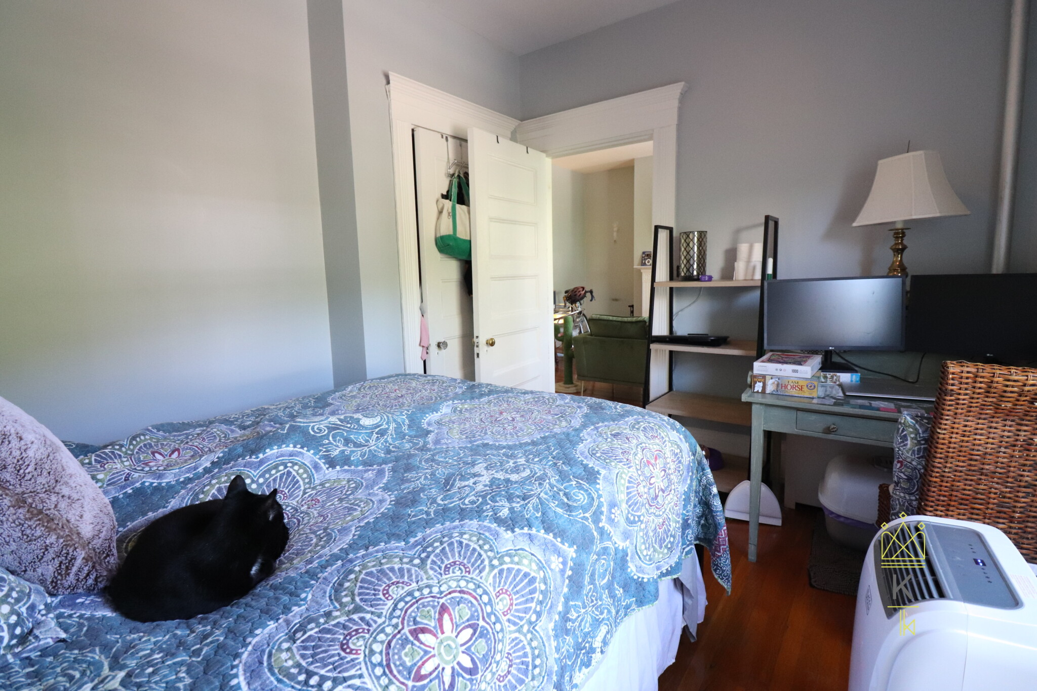 1569 Beacon St, Washington Square