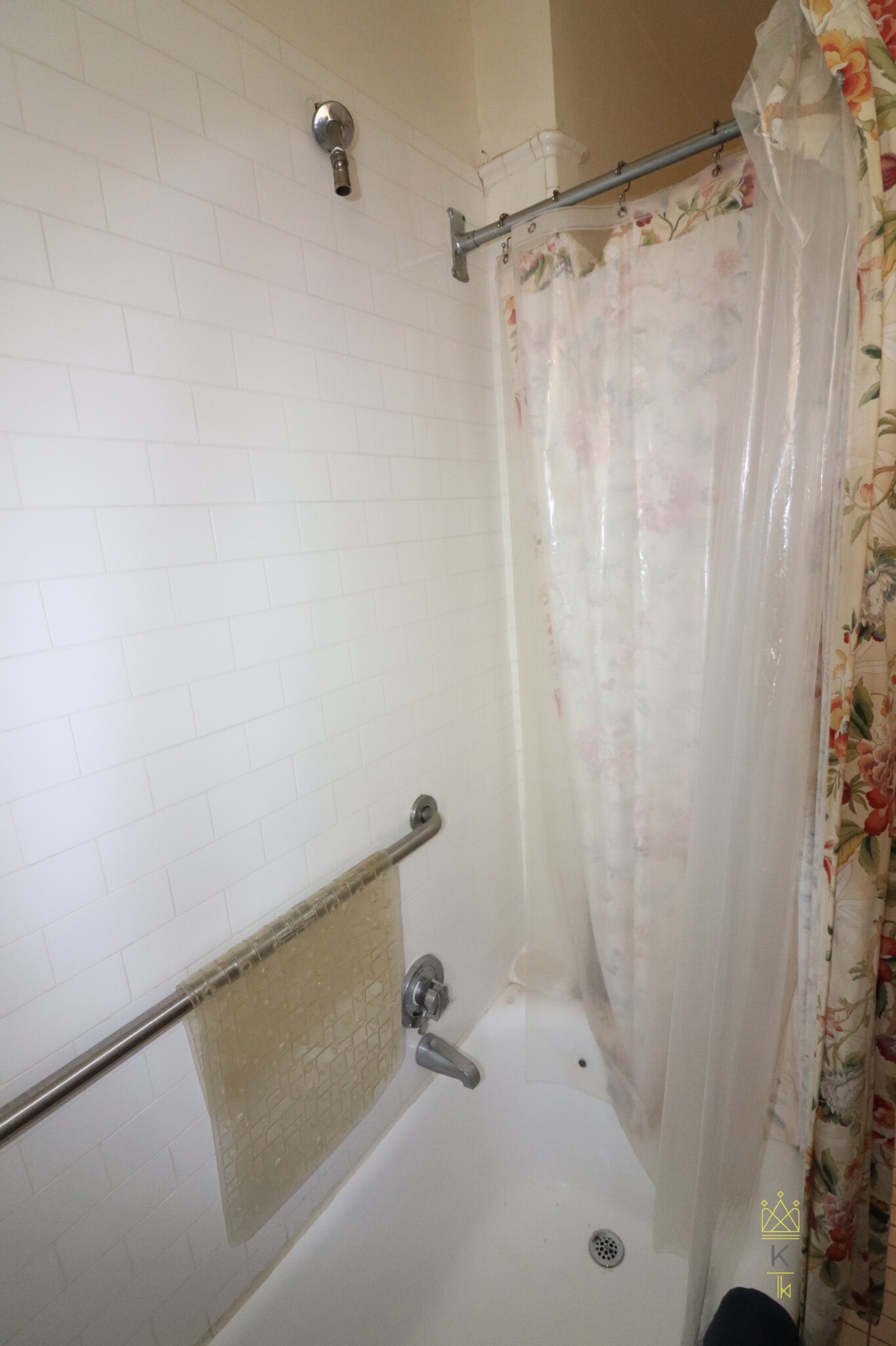 42 Saint Paul St, Longwood