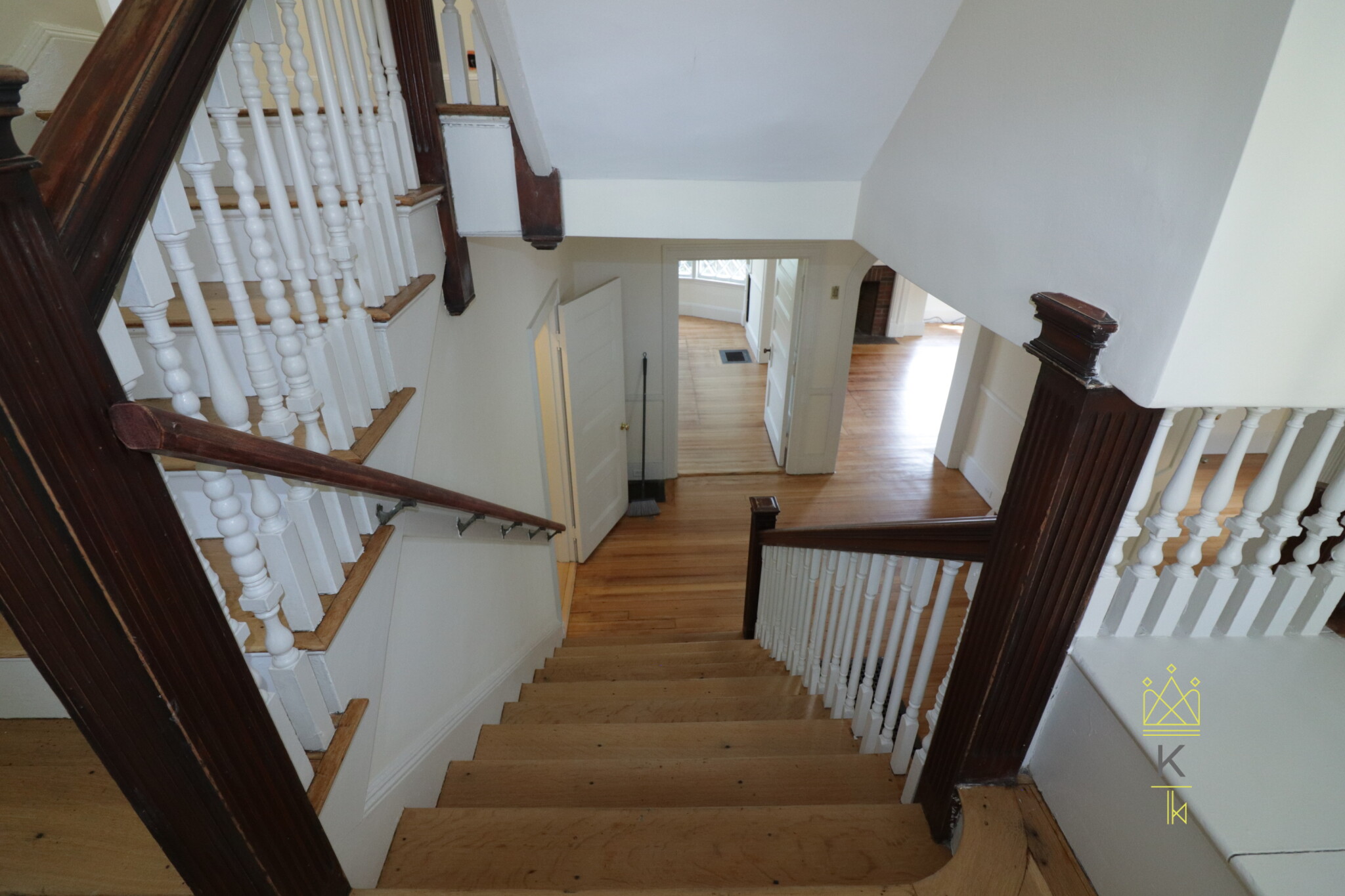 12 Braemore Rd, Brighton