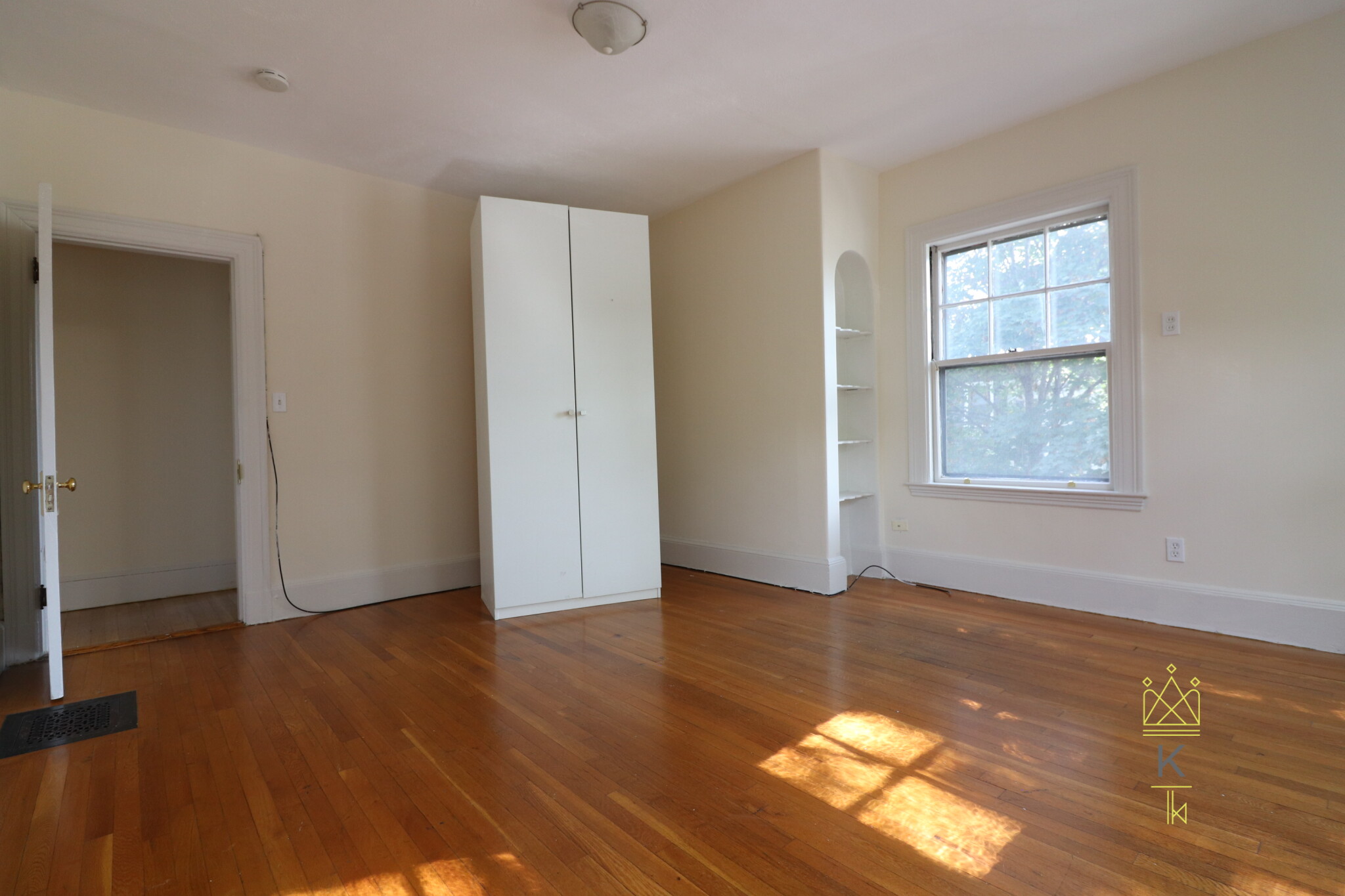 12 Braemore Rd, Brighton