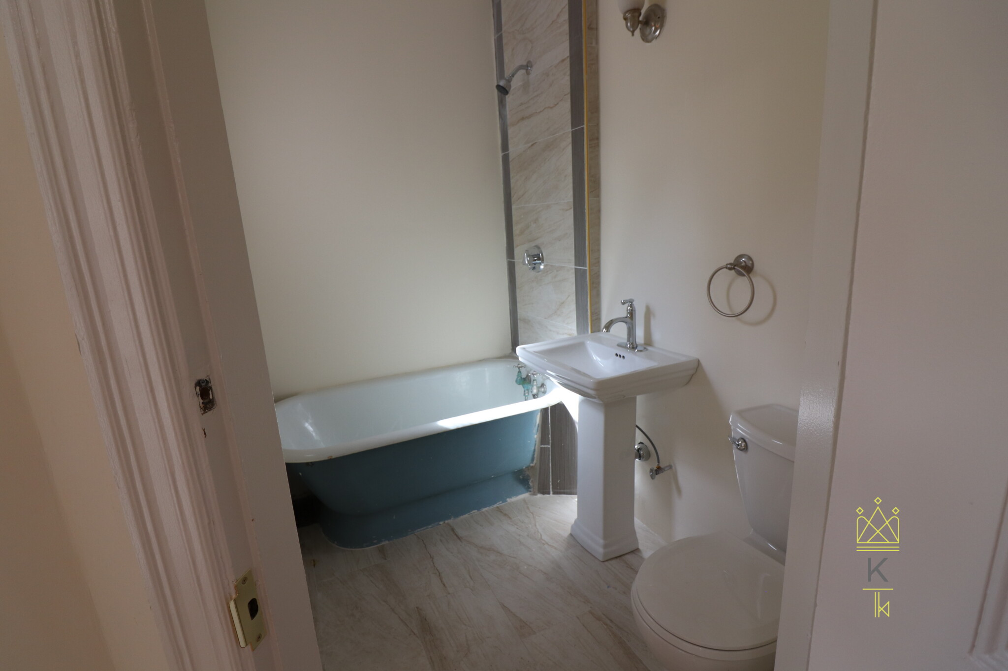 12 Braemore Rd, Brighton