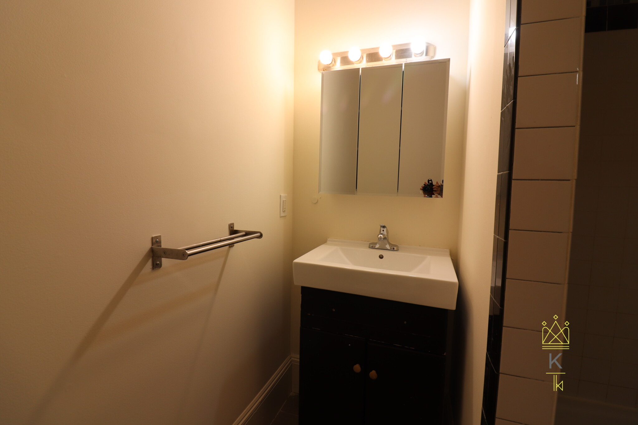 12 Braemore Rd, Brighton