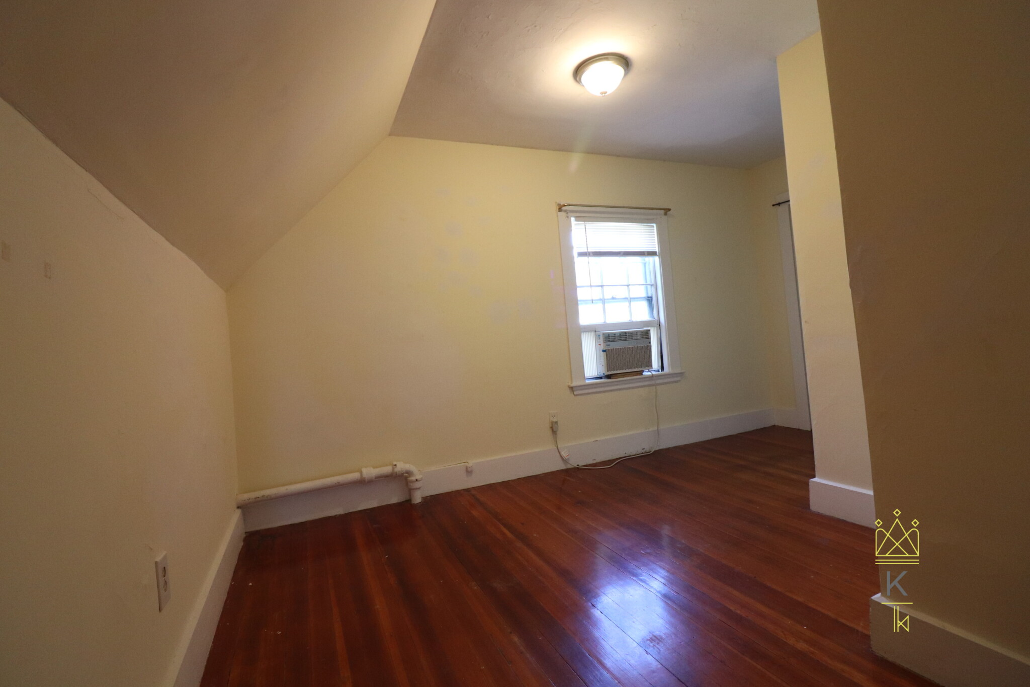 12 Braemore Rd, Brighton