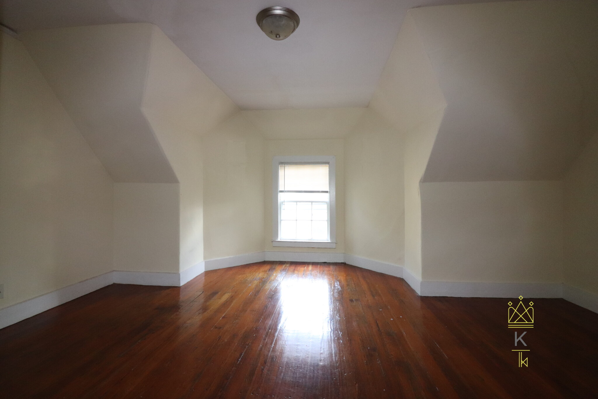 12 Braemore Rd, Brighton