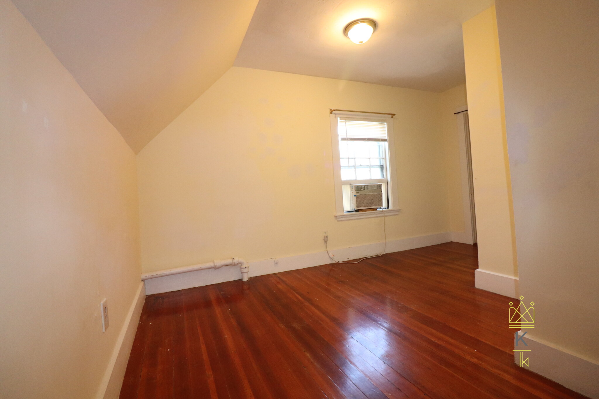 12 Braemore Rd, Brighton