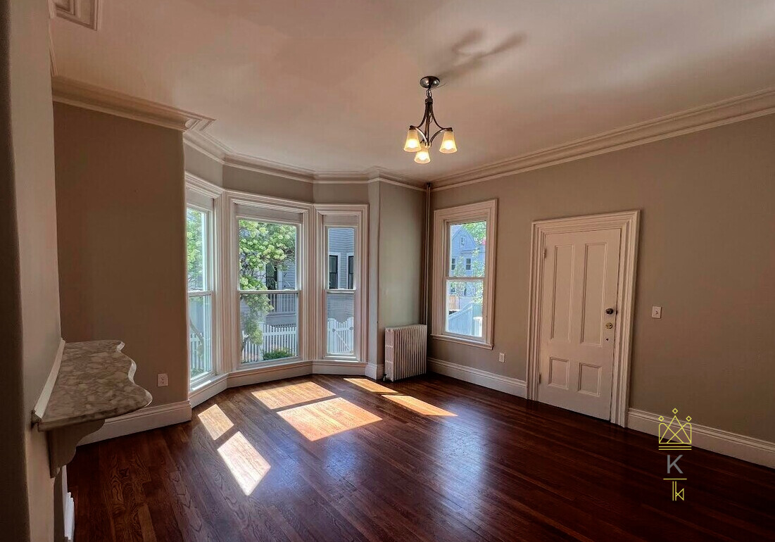 13 Pleasant St, Central Square