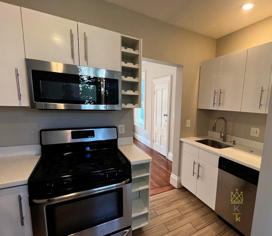 13 Pleasant St, Central Square