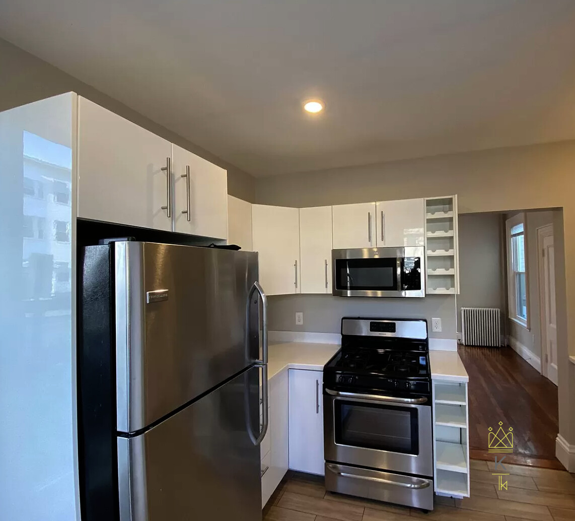 13 Pleasant St, Central Square