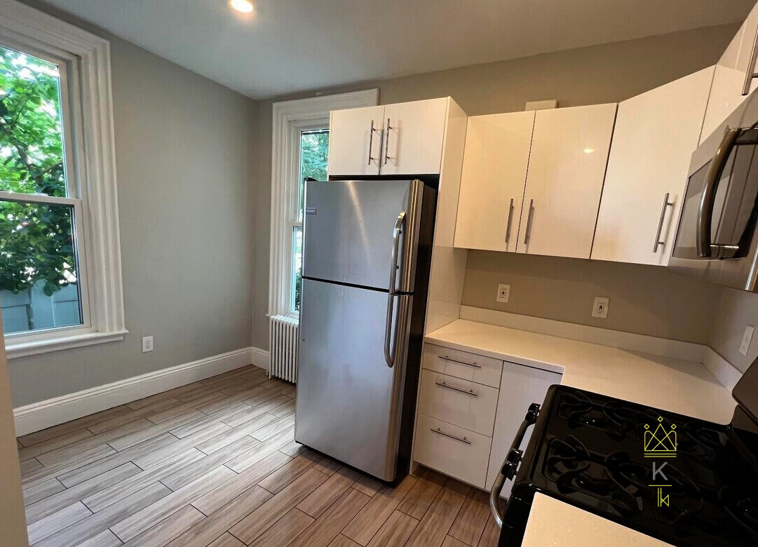 13 Pleasant St, Central Square