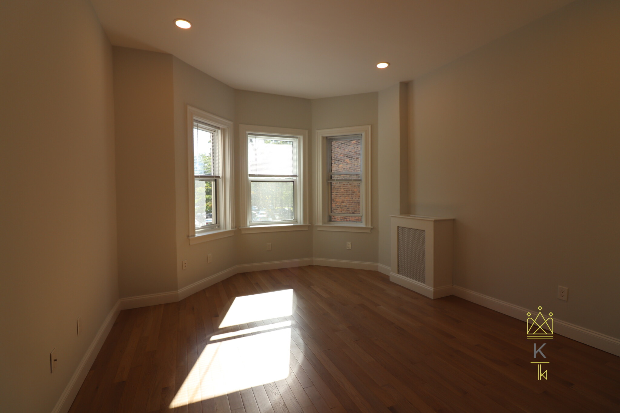 98 Queensberry St, Fenway