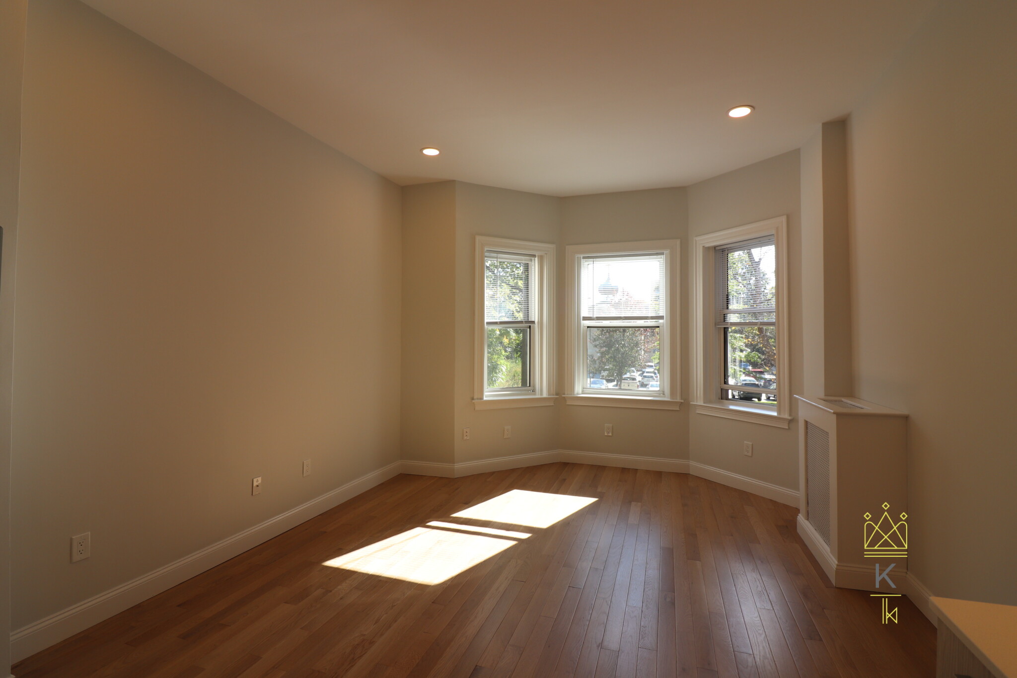 98 Queensberry St, Fenway