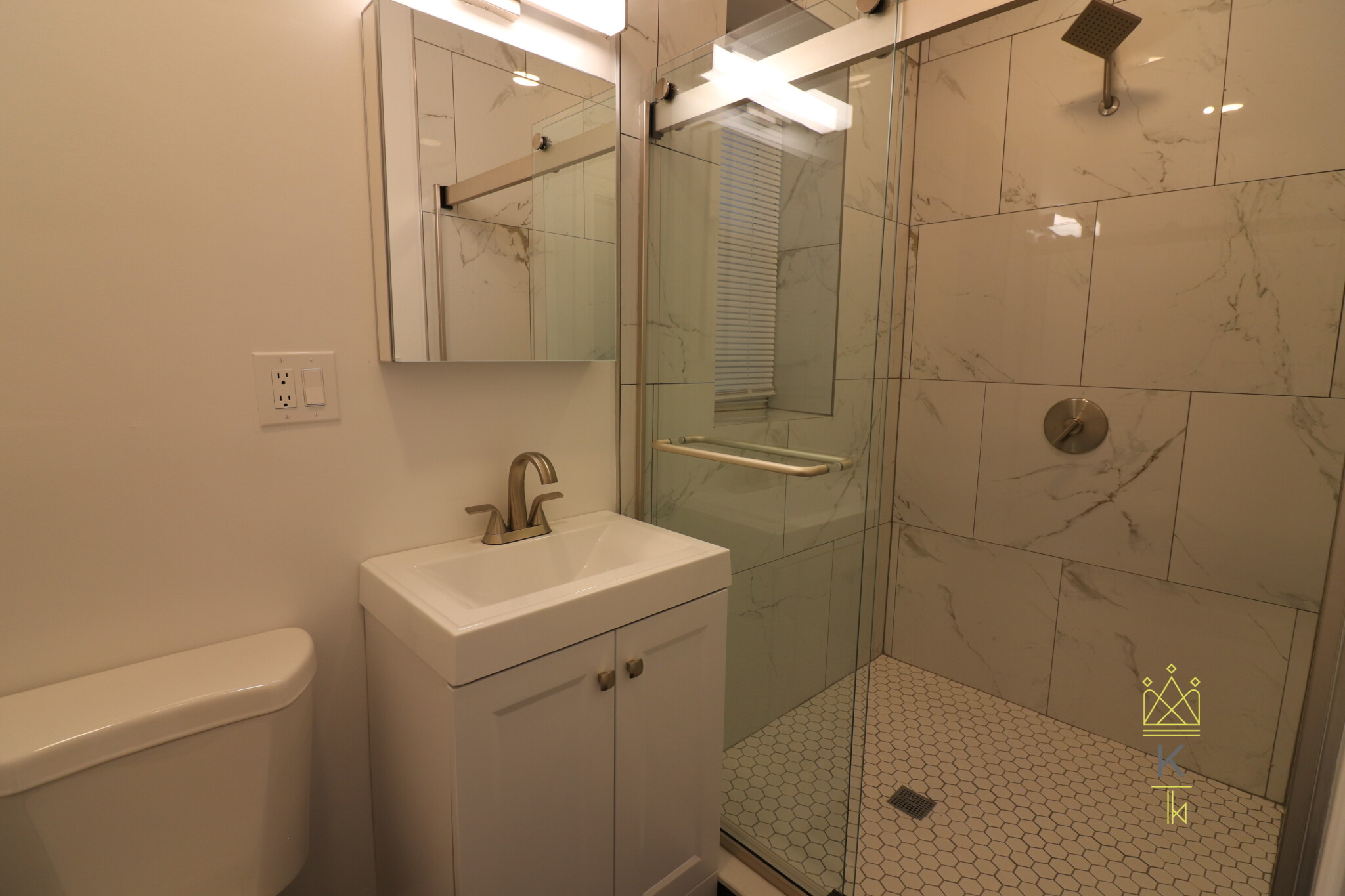 98 Queensberry St, Fenway