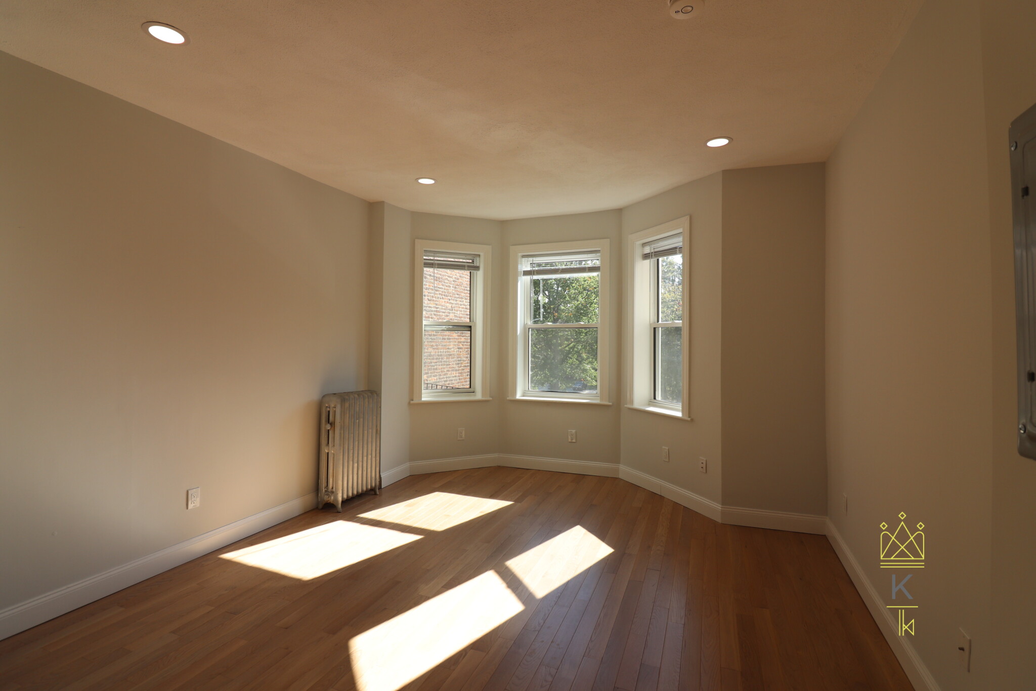 104 Queensberry St, Fenway