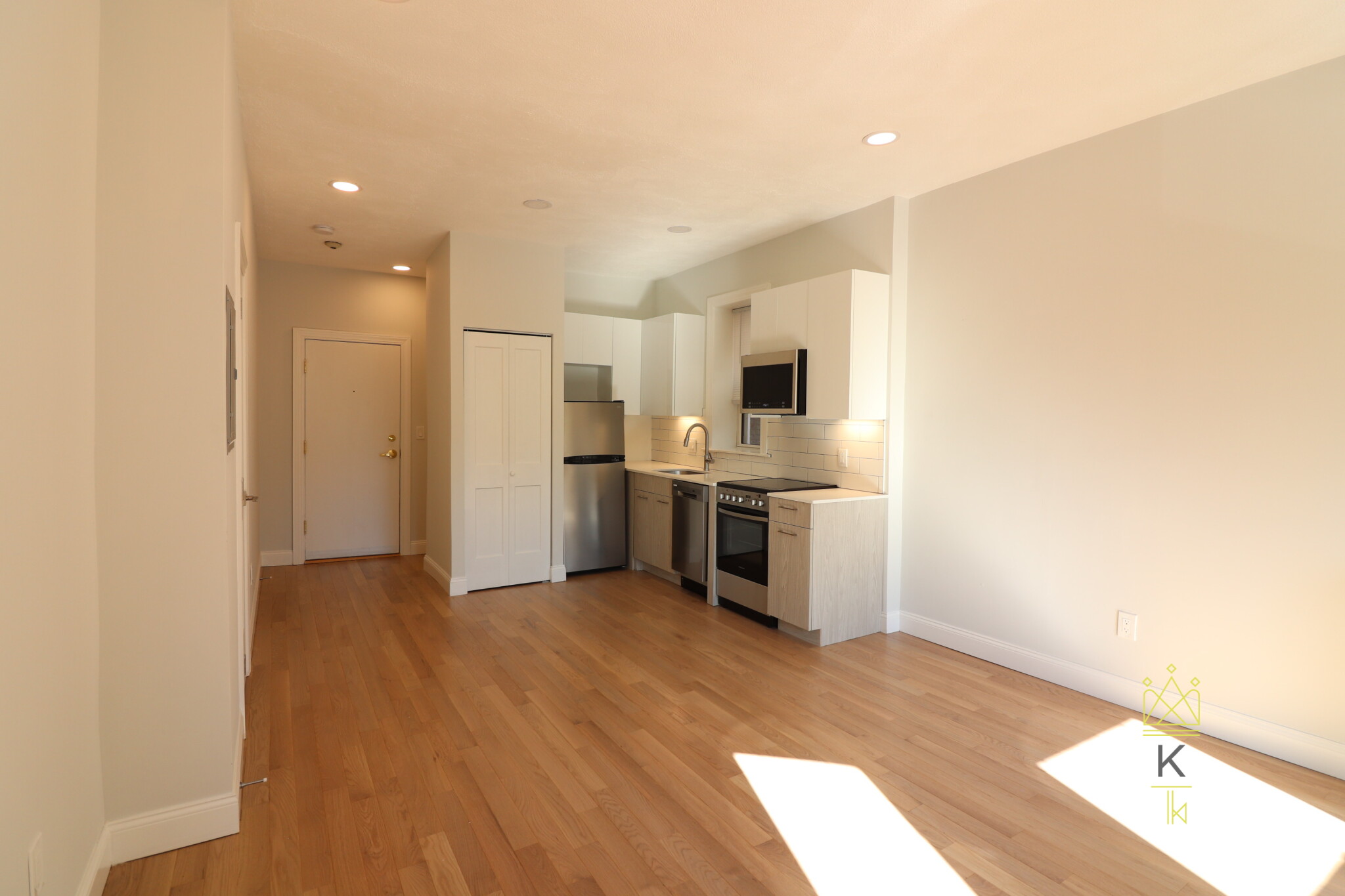 104 Queensberry St, Fenway