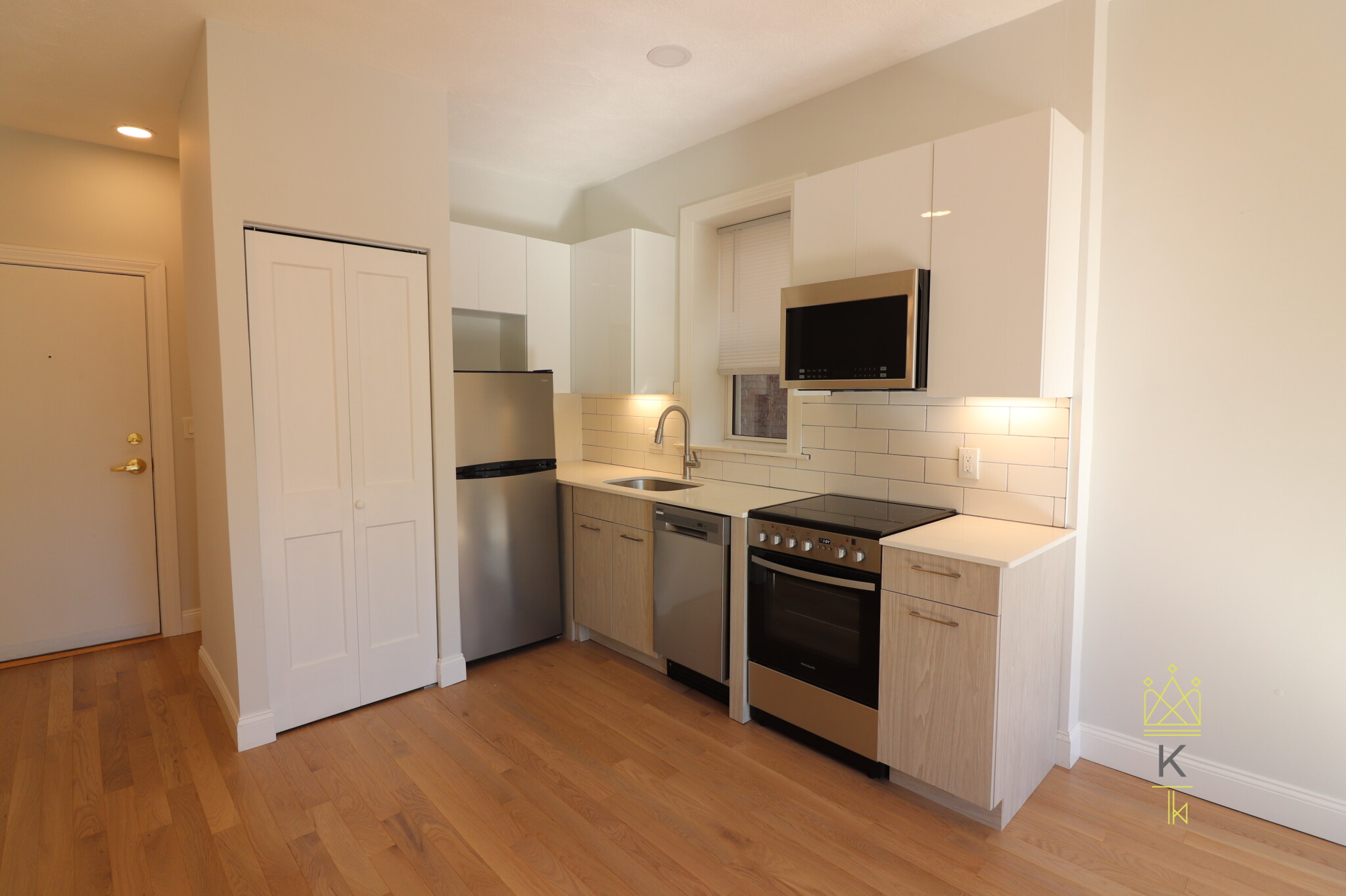 104 Queensberry St, Fenway