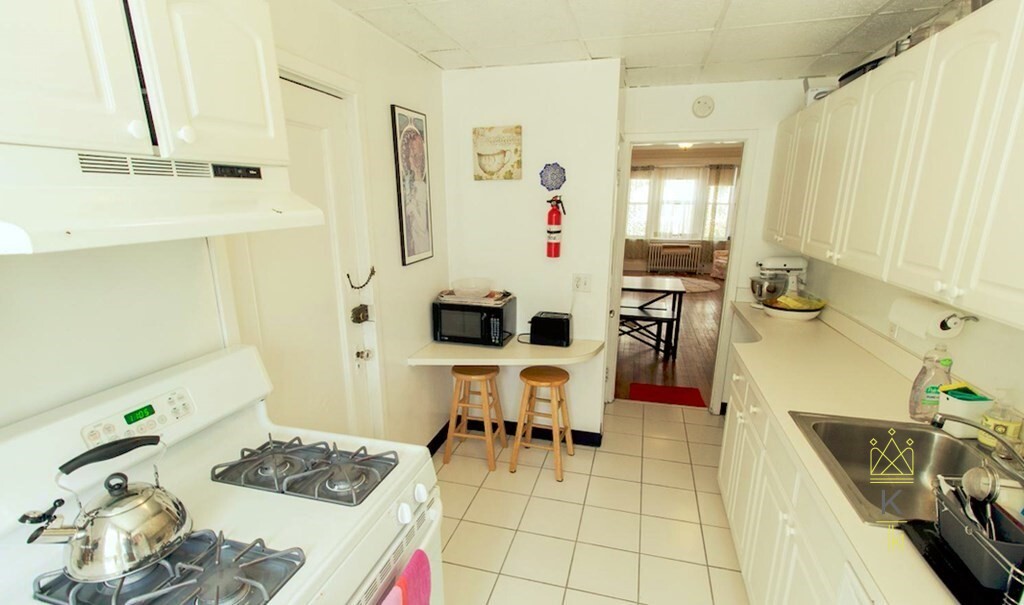 44 Longwood Ave, Coolidge Corner