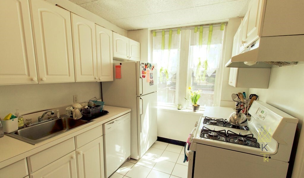 44 Longwood Ave, Coolidge Corner