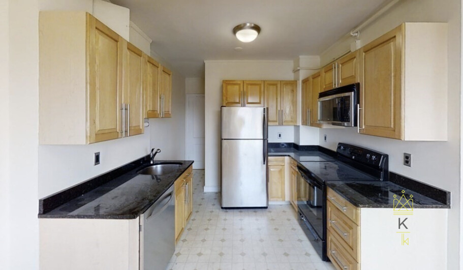 1284 Beacon St, Coolidge Corner