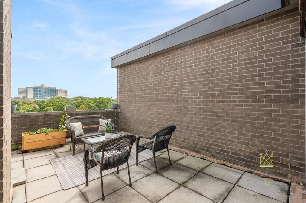 99 Pond Ave, Brookline Village