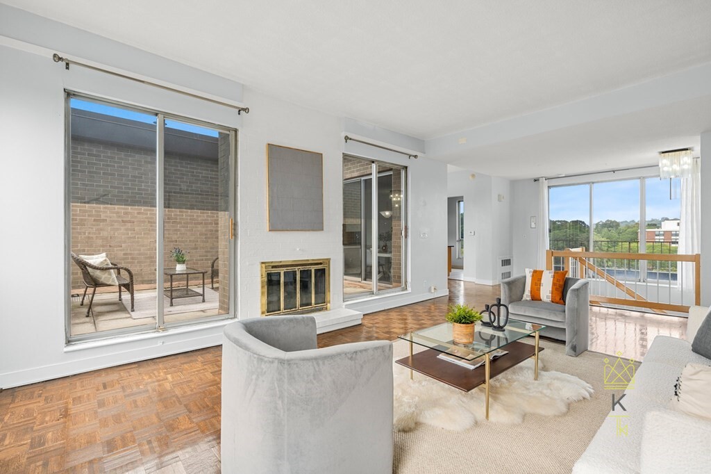 99 Pond Ave, Brookline Village