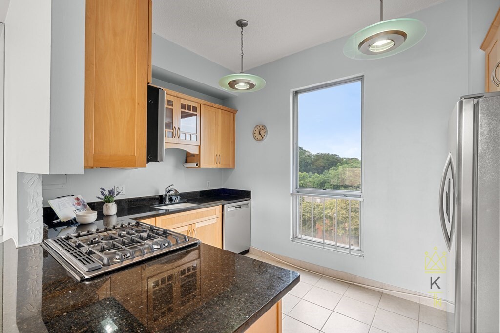 99 Pond Ave, Brookline Village