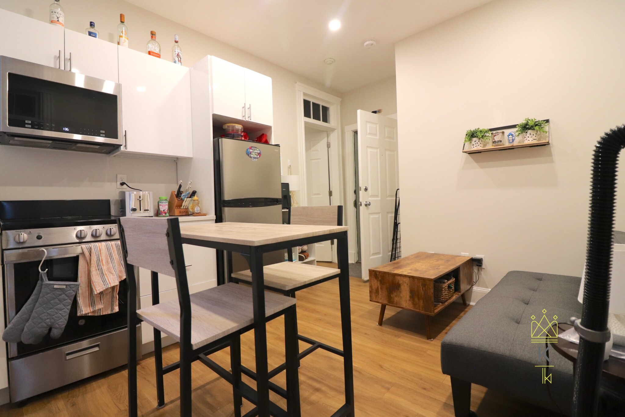 833 Beacon St, Fenway