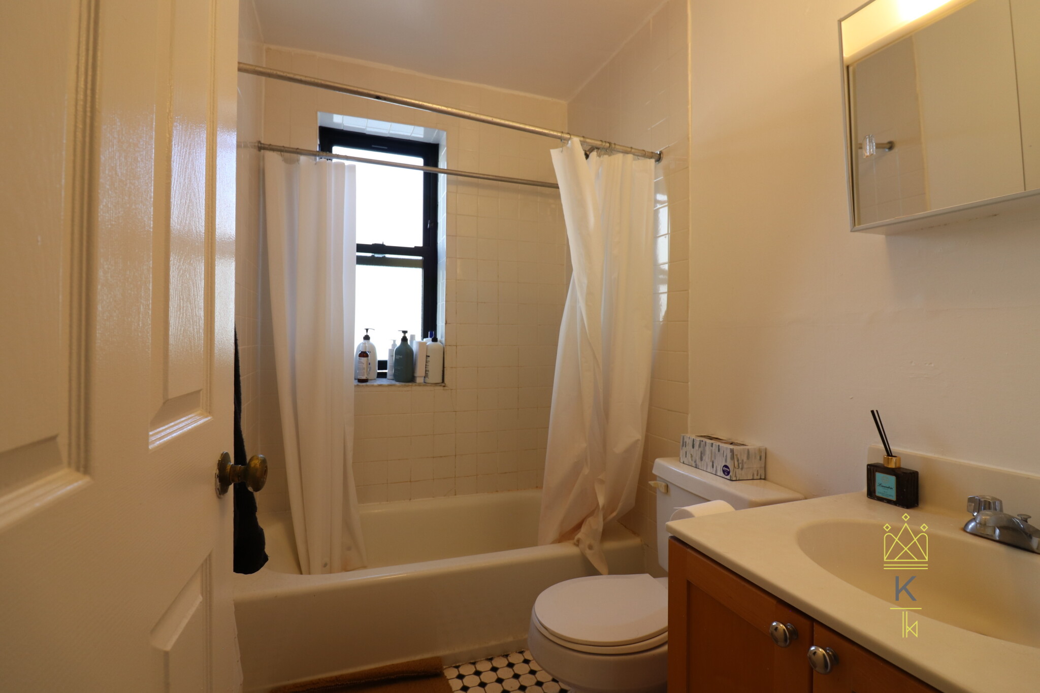 829 Beacon St, Fenway