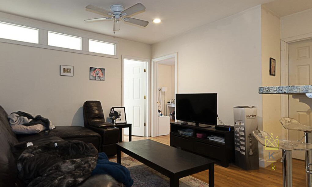 318 Saint Paul St, Coolidge Corner