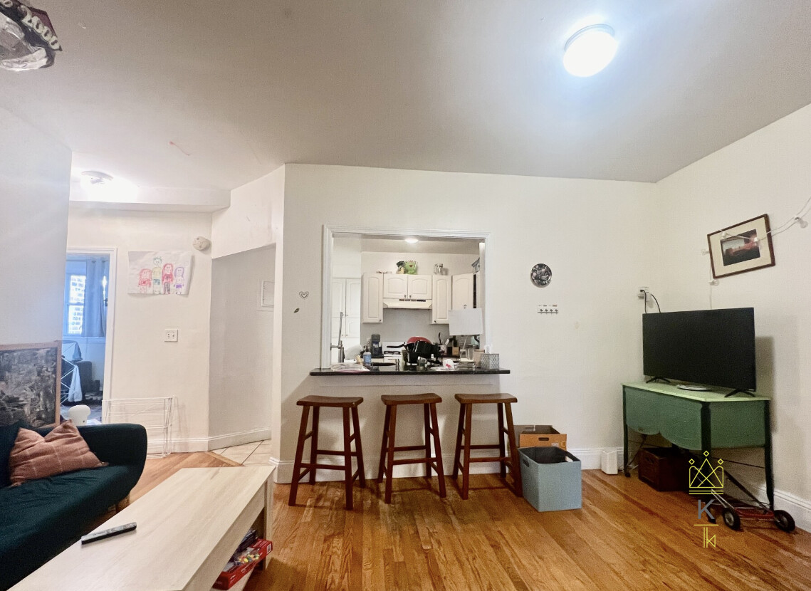 62 Egmont, Coolidge Corner