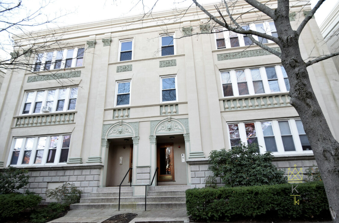 62 Egmont, Coolidge Corner