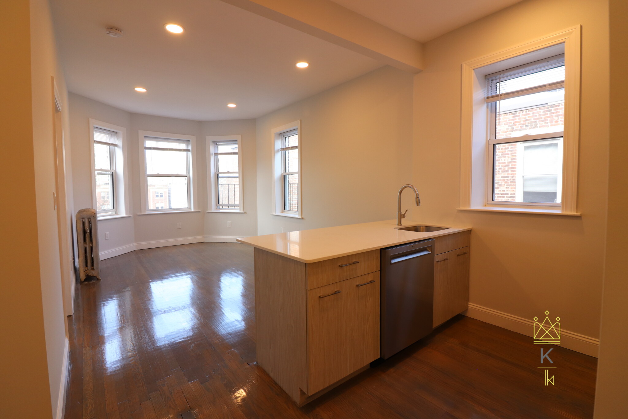 111 Queensberry St, Fenway