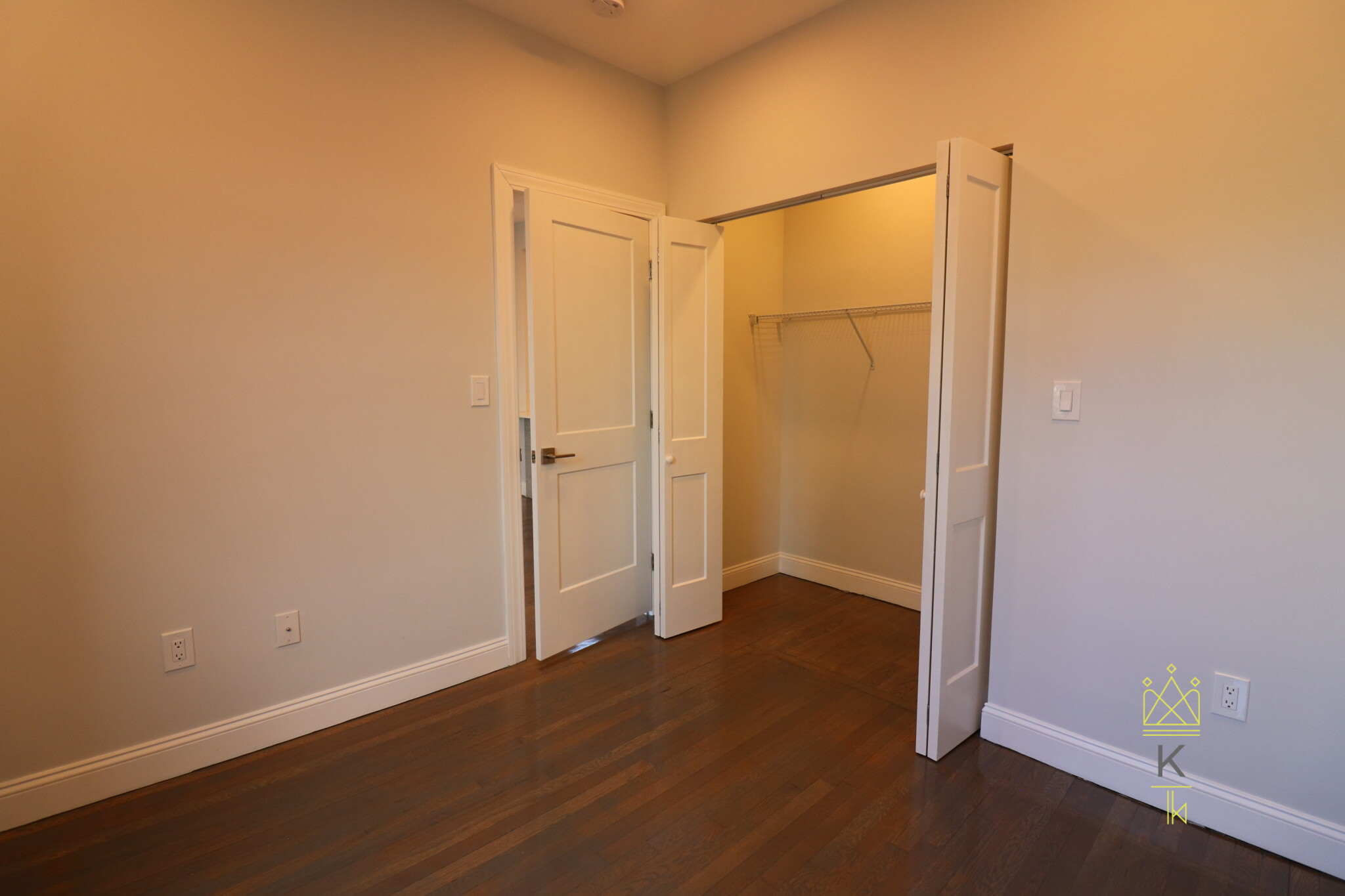 111 Queensberry St, Fenway