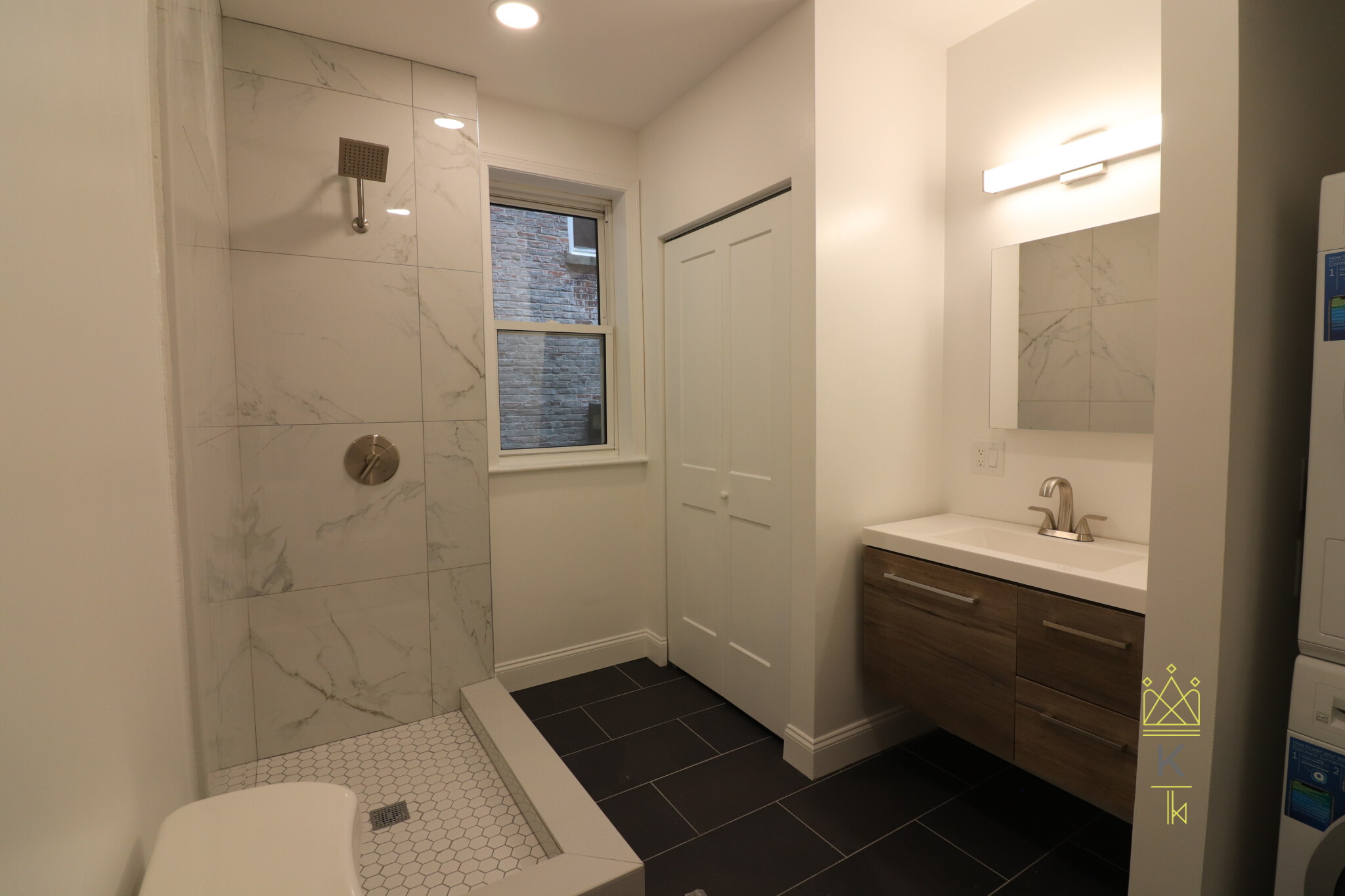 106 Queensberry St, Fenway