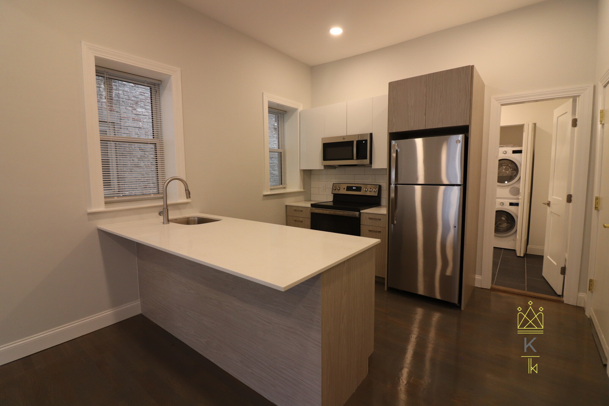 106 Queensberry St, Fenway