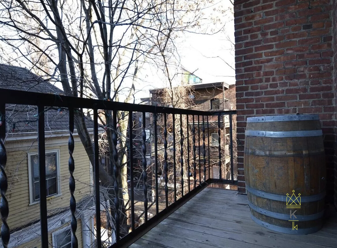 28 Quint Ave, Allston