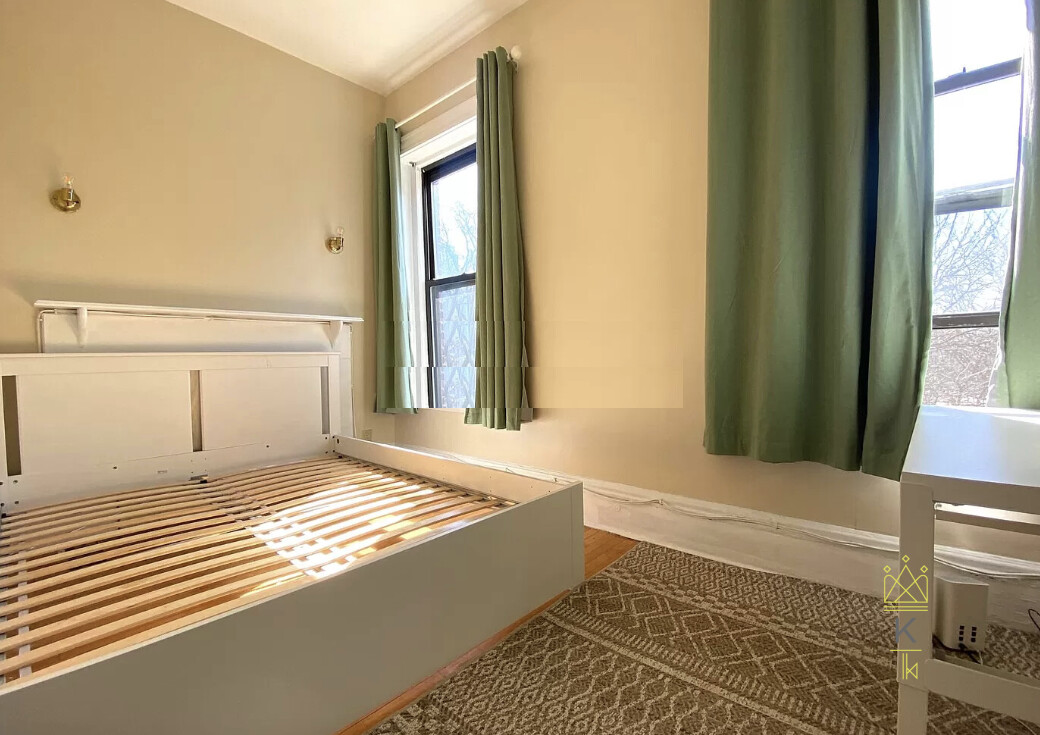 583 Beacon St, Fenway