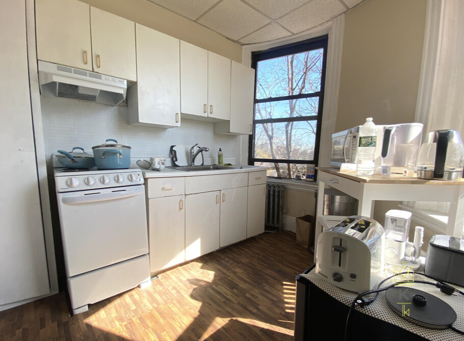 583 Beacon St, Fenway